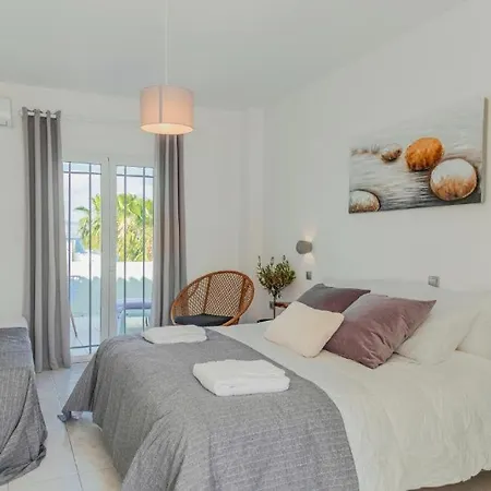 Ionian Blue - Adults Friendly * קאבוס